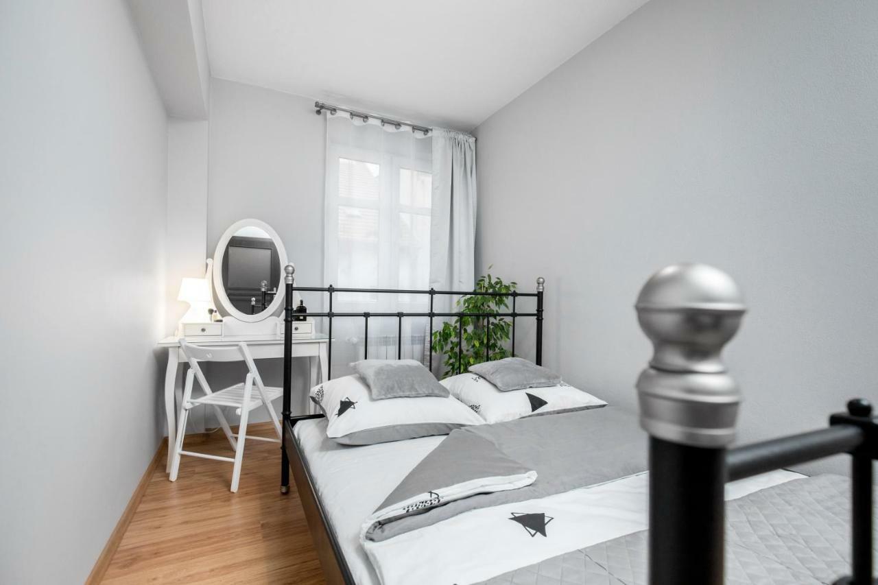 Apartament Gemini Dzierżoniów Exteriör bild