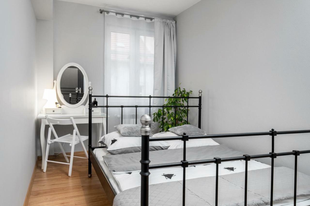 Apartament Gemini Dzierżoniów Exteriör bild