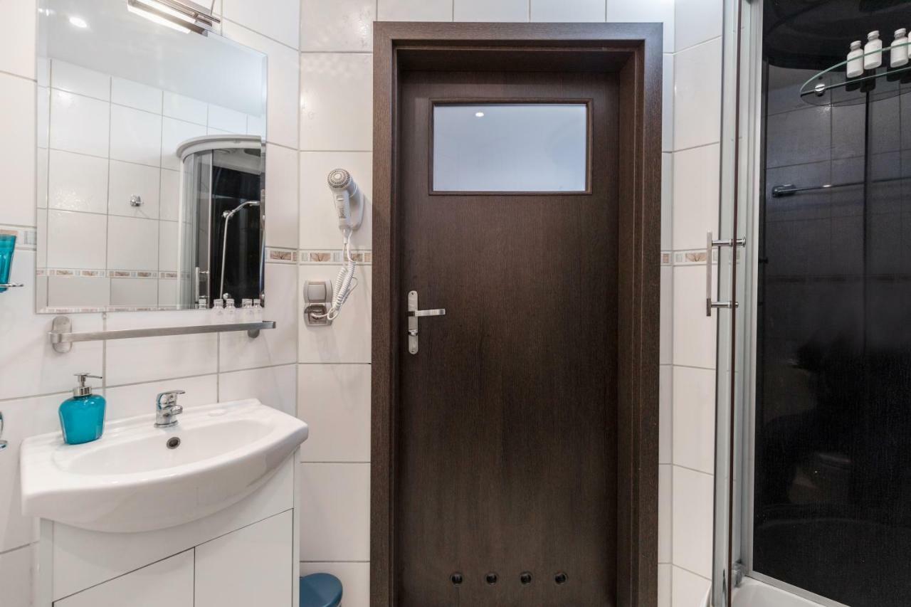 Apartament Gemini Dzierżoniów Exteriör bild